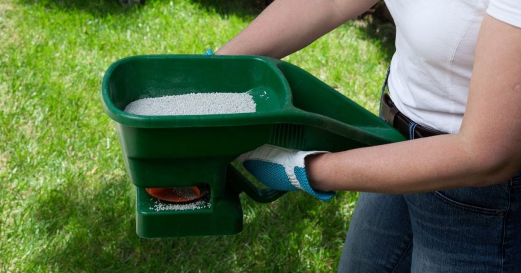 The-Best-Fertilizers-for-Your-Lawn